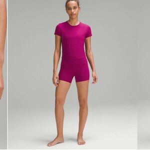 • Lululemon • Women’s Align High-Rise Short 4"
Magenta Purple 4